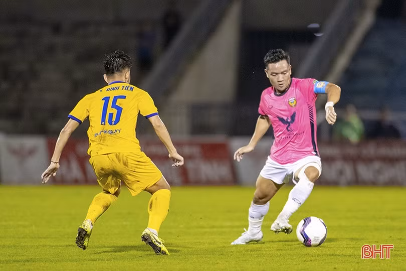 Hồng Lĩnh Hà Tĩnh thanh lý hàng loạt cầu thủ chuẩn bị cho mùa giải V.League 2023