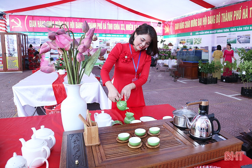 Sản phẩm OCOP, nông nghiệp, tiểu thủ công nghiệp của TP Hà Tĩnh thu hút đại biểu bên lề Đại hội Đảng bộ TP Hà Tĩnh