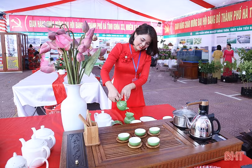 Sản phẩm OCOP, nông nghiệp, tiểu thủ công nghiệp của TP Hà Tĩnh thu hút đại biểu bên lề Đại hội Đảng bộ TP Hà Tĩnh