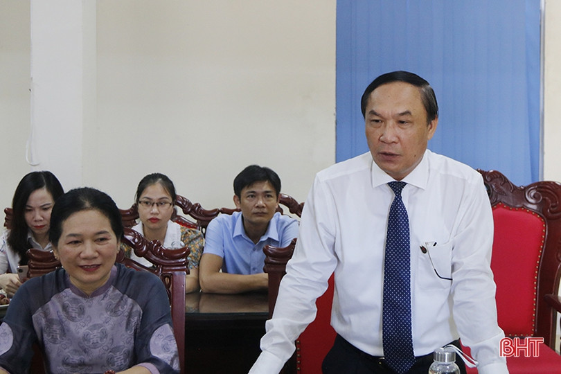 Lãnh đạo Hà Tĩnh chúc mừng 90 năm ngày truyền thống ngành Tuyên giáo 