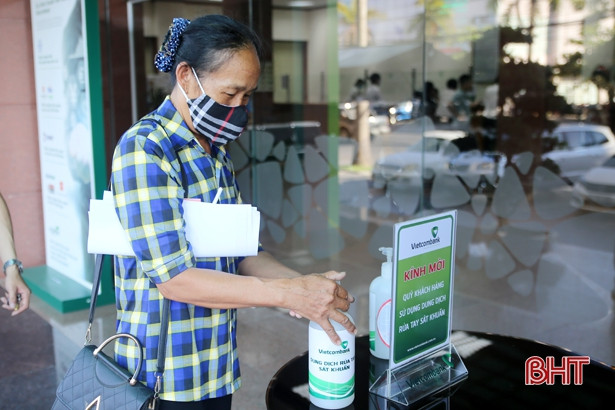 Người dân Hà Tĩnh “khởi động lại” các biện pháp phòng chống dịch Covid-19