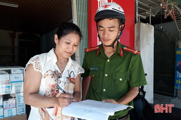 Can Lộc ra quân giải tỏa vi phạm hành lang quốc lộ 15A