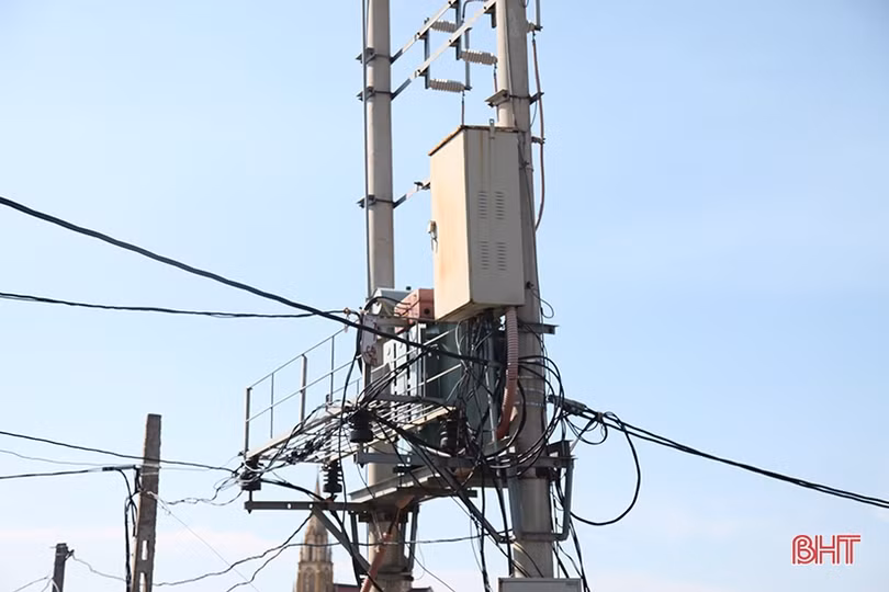 Hạ tầng lưới điện “làm khó” người dân ở khu nuôi trồng thuỷ sản Bãi Rào