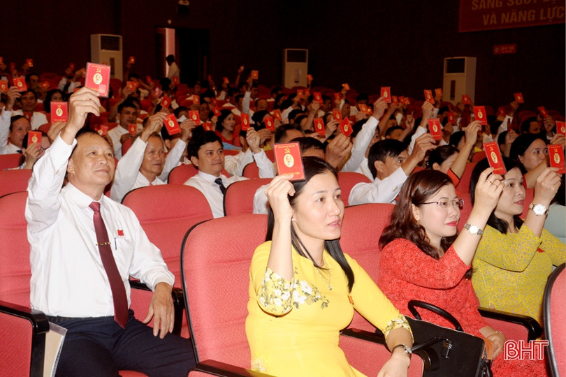 Đồng chí Đặng Thanh Hải tái cử chức Bí thư Thị ủy Hồng Lĩnh