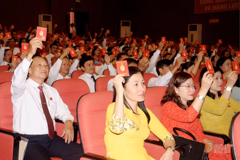 Đồng chí Đặng Thanh Hải tái cử chức Bí thư Thị ủy Hồng Lĩnh