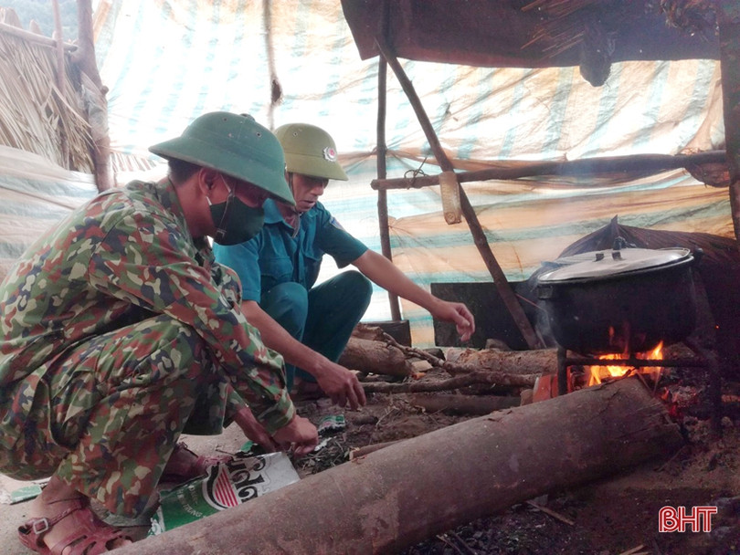 Bộ đội Biên phòng Hà Tĩnh chốt chặn đường mòn, lối mở, “chống dịch như chống giặc” ảnh 11 Bộ đội Biên phòng Hà Tĩnh chốt chặn đường mòn, lối mở, “chống dịch như chống giặc”