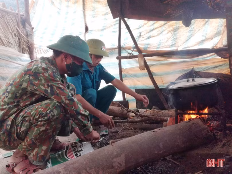 Bộ đội Biên phòng Hà Tĩnh chốt chặn đường mòn, lối mở, “chống dịch như chống giặc”