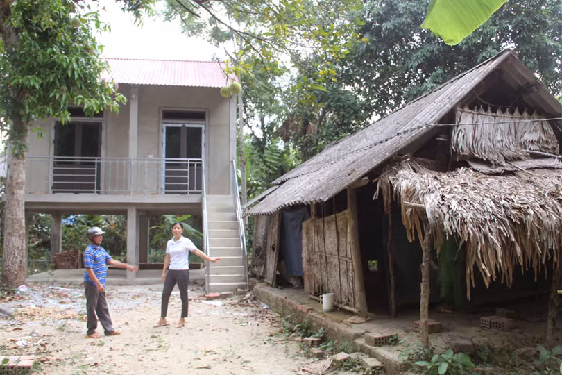 Niềm vui của người nghèo Hương Sơn trong những ngôi nhà tránh lũ