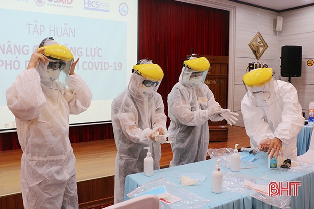 Y bác sỹ Hà Tĩnh được nâng cao năng lực ứng phó dịch Covid-19