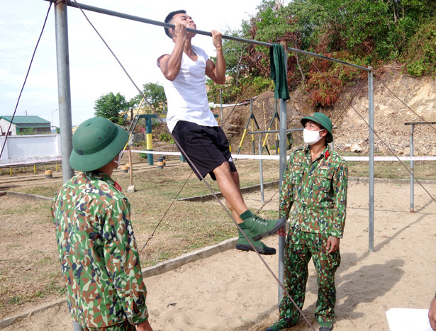 Gần 200 chiến sỹ “đội nắng” tranh tài tại hội thao quốc phòng