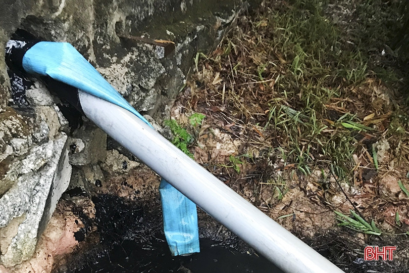 Cảnh sát Môi trường Hà Tĩnh bắt quả tang trại chăn nuôi của Công ty TNHH Khánh Giang xả nước thải chưa qua xử lý