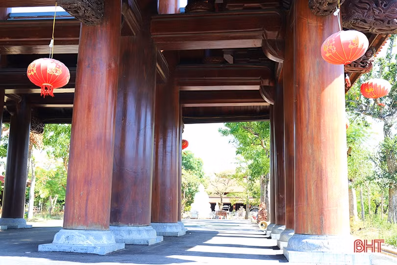 Chiêm ngưỡng cổng Tam quan có một không hai ở Hà Tĩnh