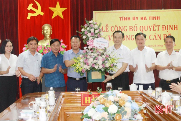 Hà Tĩnh điều động nhiều lãnh đạo sở ngành, địa phương