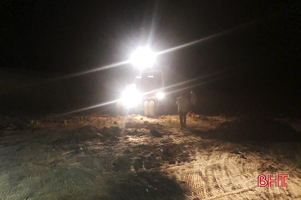 Cảnh sát Môi trường Hà Tĩnh bắt 2 vụ khai thác khoáng sản trái phép