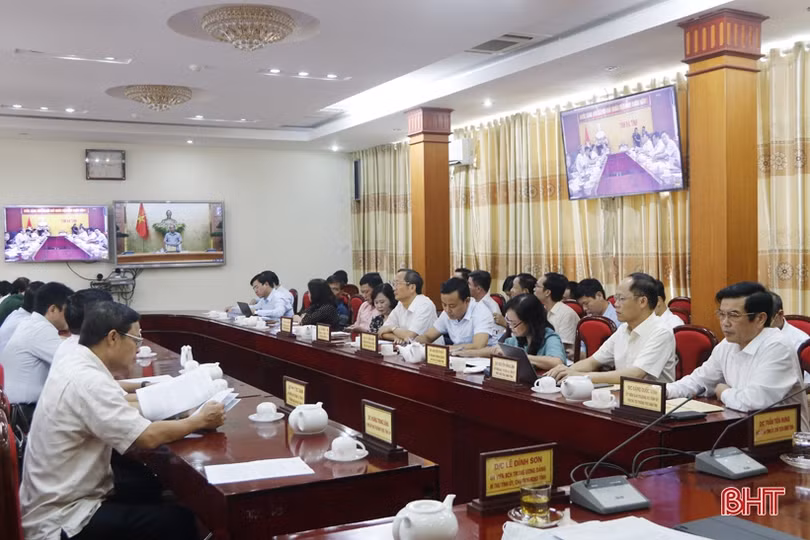 Hà Tĩnh cụ thể hóa chỉ đạo của Thủ tướng Chính phủ, huy động cả hệ thống chính trị vào cuộc phòng chống dịch Covid-19