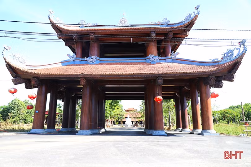 Chiêm ngưỡng cổng Tam quan có một không hai ở Hà Tĩnh