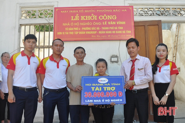 Khởi công xây dựng nhà ở cho hộ nghèo ở thành phố Hà Tĩnh