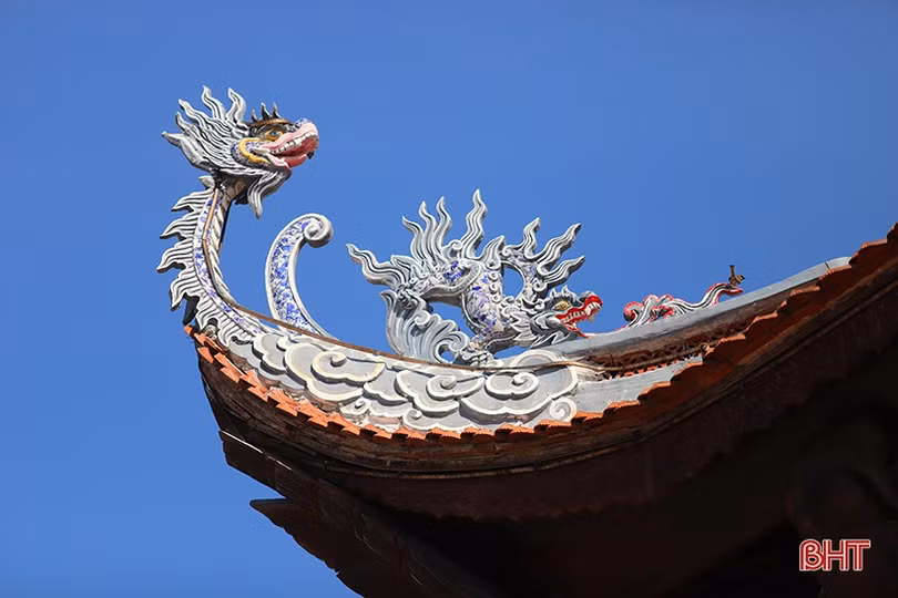 Chiêm ngưỡng cổng Tam quan có một không hai ở Hà Tĩnh