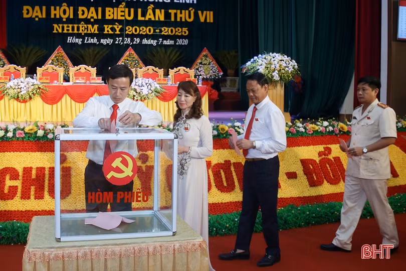 Đồng chí Đặng Thanh Hải tái cử chức Bí thư Thị ủy Hồng Lĩnh