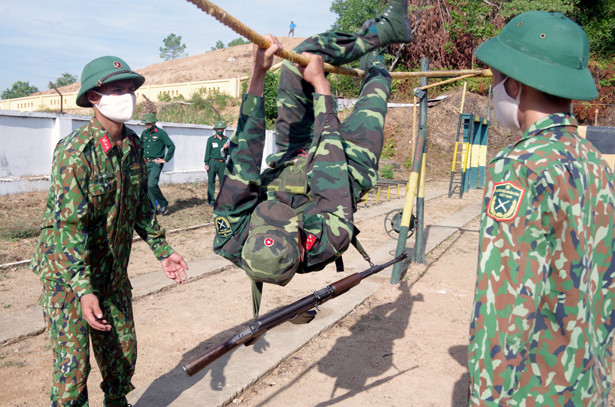 Gần 200 chiến sỹ “đội nắng” tranh tài tại hội thao quốc phòng