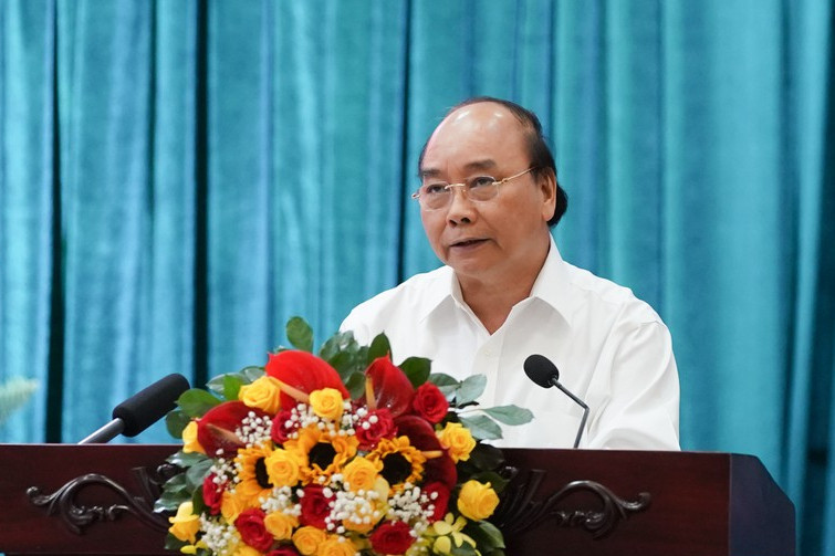 thủ tướng: Thủ tướng Chính phủ: “Không tô hồng, không bôi đen số liệu thống kê”