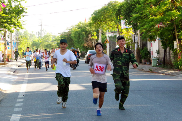 Gần 200 chiến sỹ “đội nắng” tranh tài tại hội thao quốc phòng
