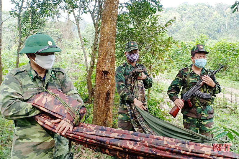 Bộ đội Biên phòng Hà Tĩnh chốt chặn đường mòn, lối mở, “chống dịch như chống giặc” ảnh 12 Bộ đội Biên phòng Hà Tĩnh chốt chặn đường mòn, lối mở, “chống dịch như chống giặc”