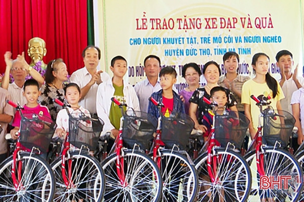 Nhiều món quà trung thu đã đến với các em nhỏ có hoàn cảnh khó khăn ở Hà Tĩnh ảnh 7 Nhiều món quà trung thu đã đến với các em nhỏ có hoàn cảnh khó khăn ở Hà Tĩnh