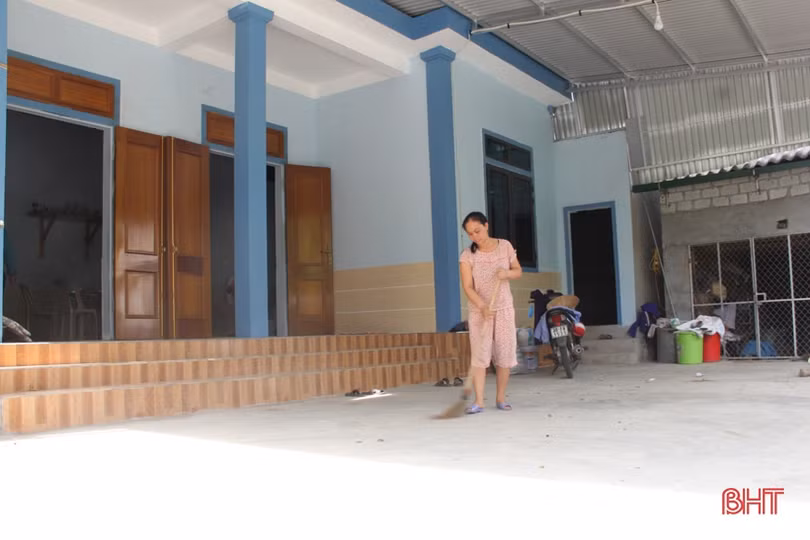 Niềm vui của người nghèo Hương Sơn trong những ngôi nhà tránh lũ