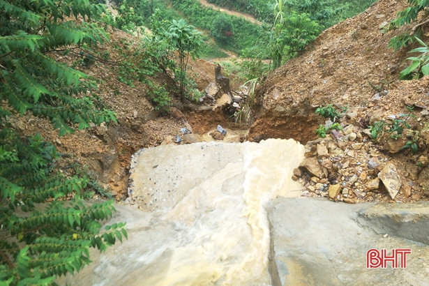 Cấm người dân lưu thông trên tuyến đường Phúc Trạch - Hương Liên