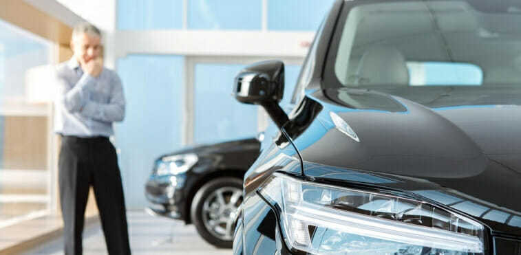 Chi phí bảo dưỡng có thể tỉ lệ nghịch với chi phí mua xe cũ (Ảnh: Carthrottle) Những ưu và nhược điểm cần nắm vững khi mua xe cũ