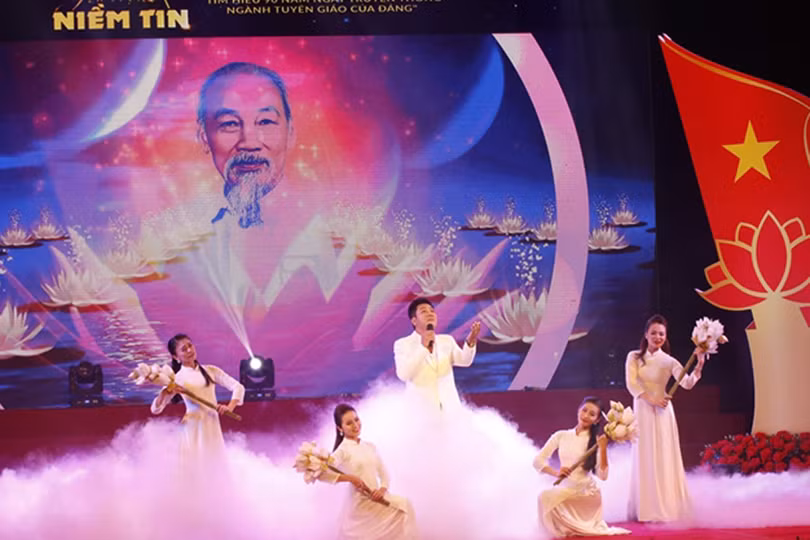 Hà Tĩnh được khen thưởng tại cuộc thi tìm hiểu 90 năm ngày truyền thống ngành Tuyên giáo