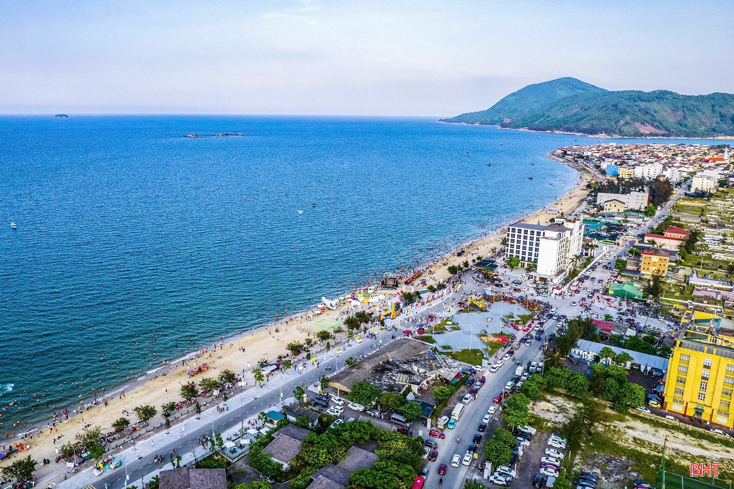 Khu du lịch Thiên Cầm.