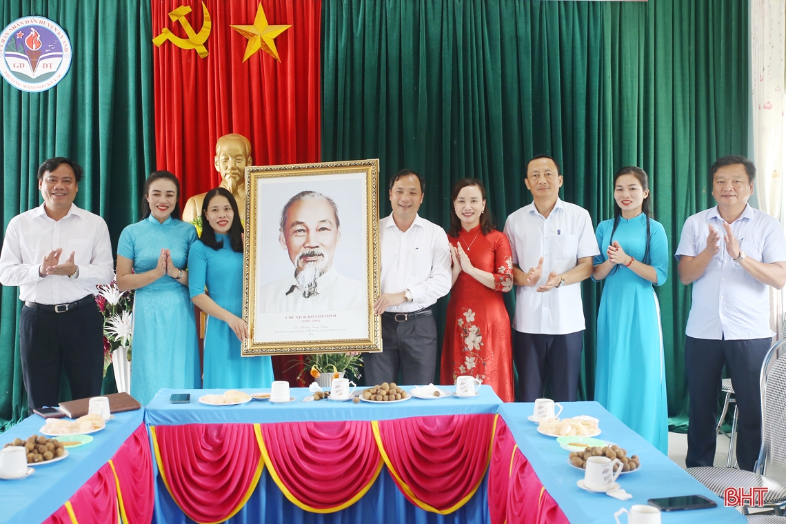 Lãnh đạo Hà Tĩnh chung vui lễ khai giảng năm học mới 2022 - 2023