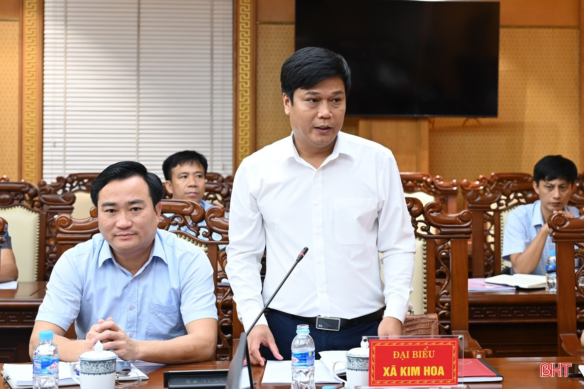 Đồng chí Phạm Nguyễn Bính - Bí thư Đảng ủy, Chủ tịch HĐND xã Kim Hoa báo cáo công tác chuẩn bị đại hội. bqbht_br_dsc-9113.jpg