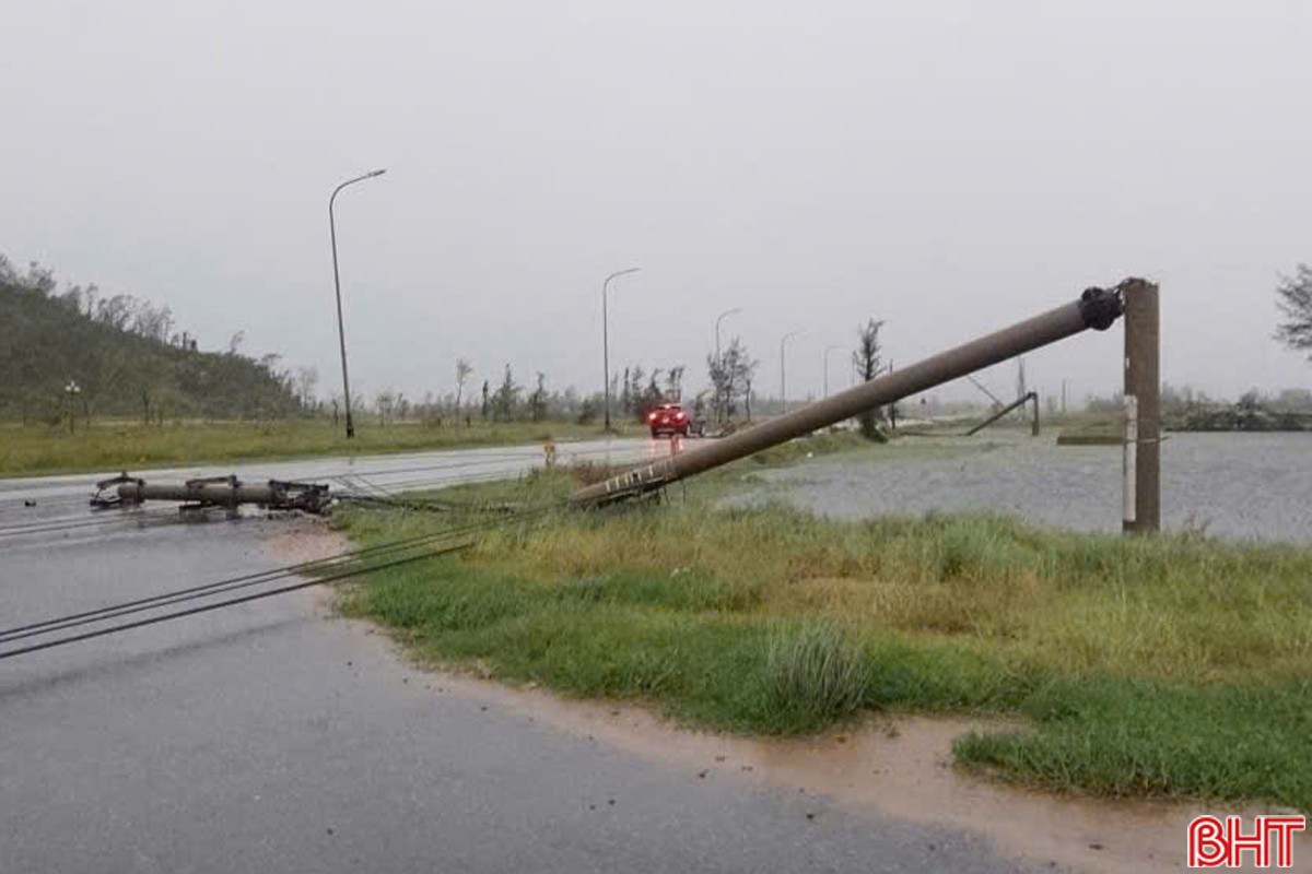 Bão số 10 gây thiệt hại nặng nề với hệ thống lưới điện. image-3.jpg