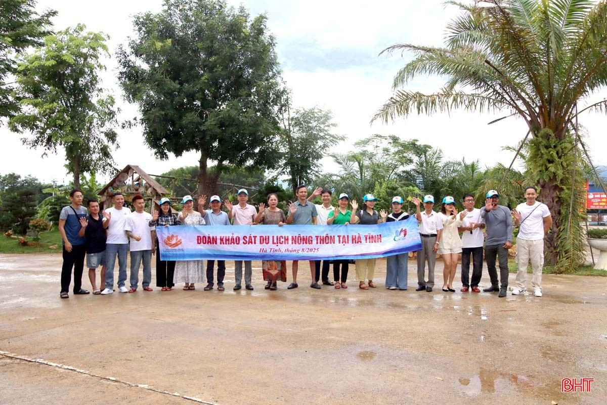 គណៈប្រតិភូក៏បានទៅតំបន់អេកូឡូស៊ី Duc Tai 2 (ឃុំ Huong Khe) ដើម្បីស្ទាបស្ទង់មើលផលិតផលទេសចរណ៍នៅទីនេះ។ bqbht_br_doan-khao-sat-tai-khu-du-lich-sinh-thai-duc-tai-2-xa-huong-khe.jpg