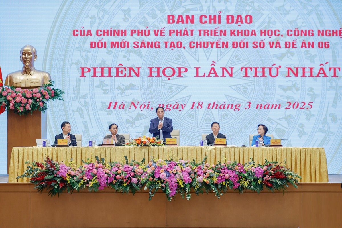 Phiên họp lần thứ nhất của Ban Chỉ đạo của Chính phủ về phát triển khoa học, công nghệ, đổi mới sáng tạo, chuyển đổi số và Đề án 06 - Ảnh: VGP/Nhật Bắc img9662-1742277588871832720295-5019.jpg