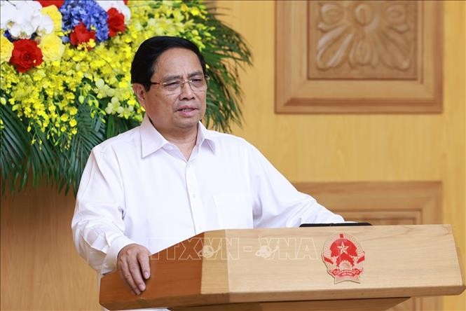 Thủ tướng Phạm Minh Chính chủ trì họp triển khai giải pháp khắc phục hậu quả bão số 10. Ảnh: Dương Giang/TTXVN. khac-phuc-bao-03102025-03.jpg