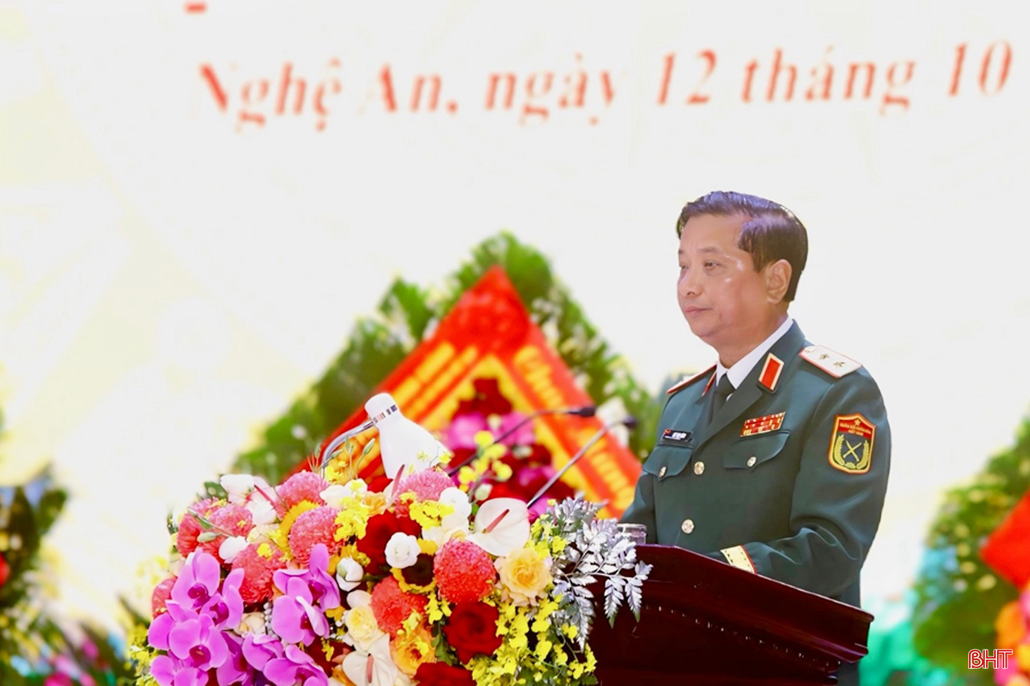 Trung tướng Hà Thọ Bình - Tư lệnh Quân khu 4 thông qua diễn văn tại lễ kỷ niệm. bqbht_br_img-5852.jpg