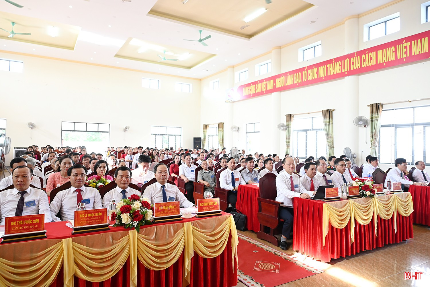 Bí thư Tỉnh ủy Nguyễn Duy Lâm và các đại biểu tham dự đại hội. bqbht_br_dscd-1633.jpg