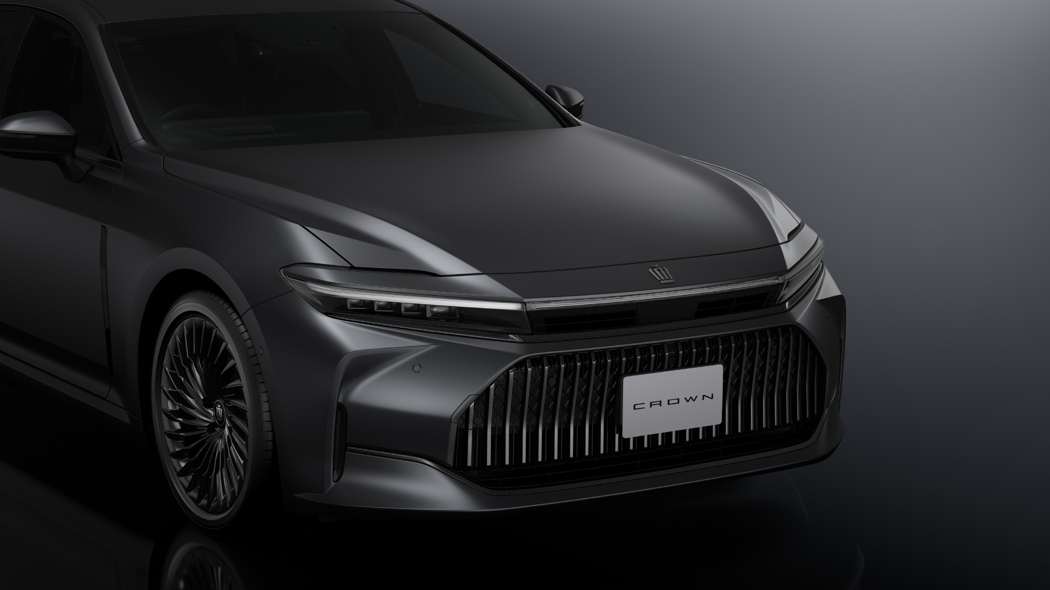 Song song với phiên bản kỷ niệm 70 năm, Toyota cũng trình làng phiên bản Special Edition Z Limited Matte Metal với màu sơn đen nhám đặc biệt 3 lớp.