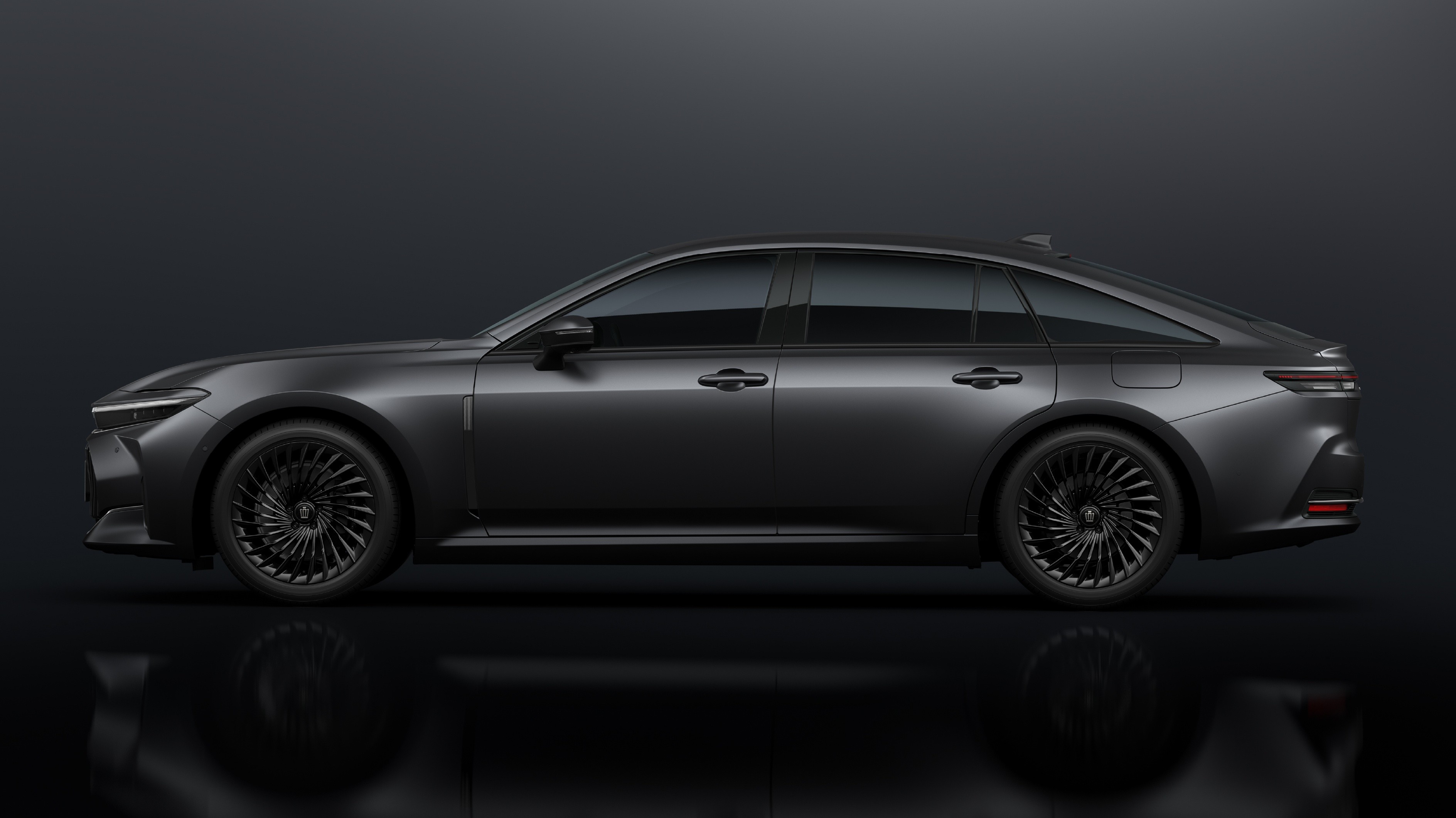 Phiên bản hybrid sử dụng động cơ đốt trong 4 xy-lanh Dynamic Force và hộp số 10 cấp, sản sinh công suất tối đa 245 mã lực.