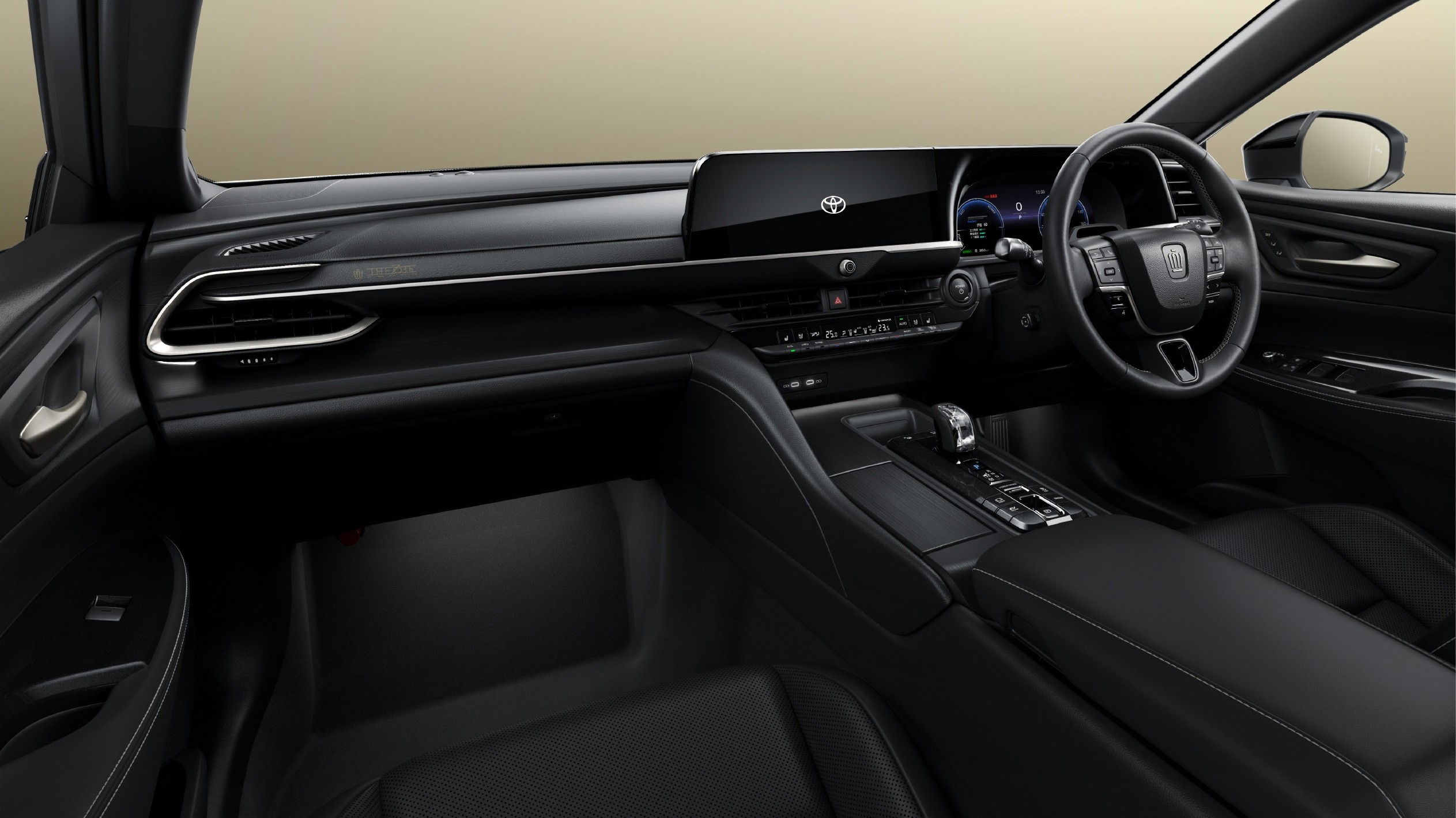 Nội thất của Toyota Crown Special Edition Z "The 70th" sang trọng với chất liệu da màu đen Black Lustre, bảng đồng hồ taplo kỹ thuật số và màn hình cảm ứng đồng 12.3 inch.