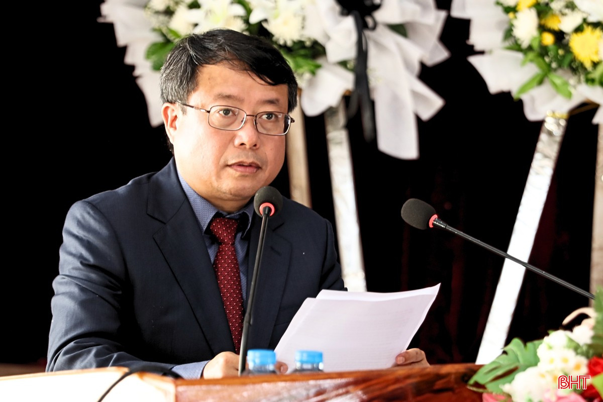 Phó Chủ tịch UBND tỉnh Dương Tất Thắng phát biểu tại buổi lễ. bqbht_br_12.jpg