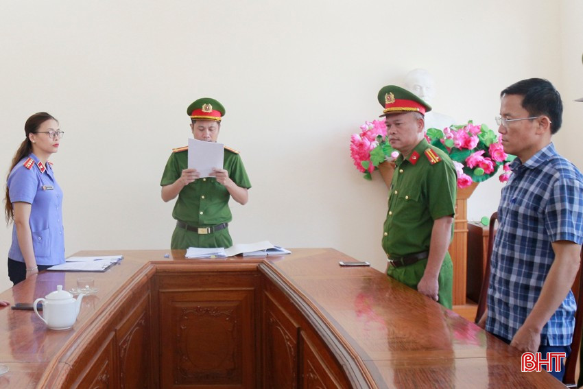 Bắt giam nguyên Chủ tịch UBND xã Lộc Yên liên quan vụ hàng trăm tấn xi măng  hư hỏng | Báo Hà Tĩnh - Tin tức Hà Tĩnh mới nhất, tin nhanh