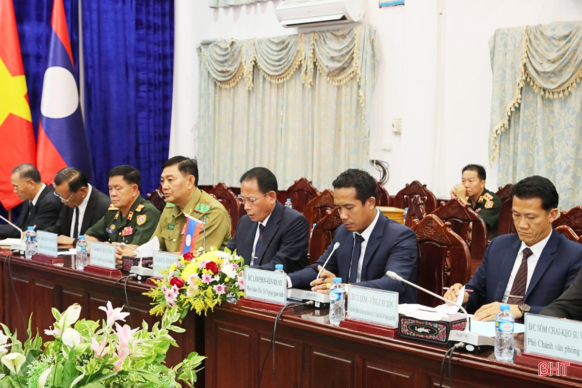 ... và đại biểu Ban Công tác đặc biệt tỉnh Bôlikhămxay dự hội đàm. bqbht_br_3.jpg