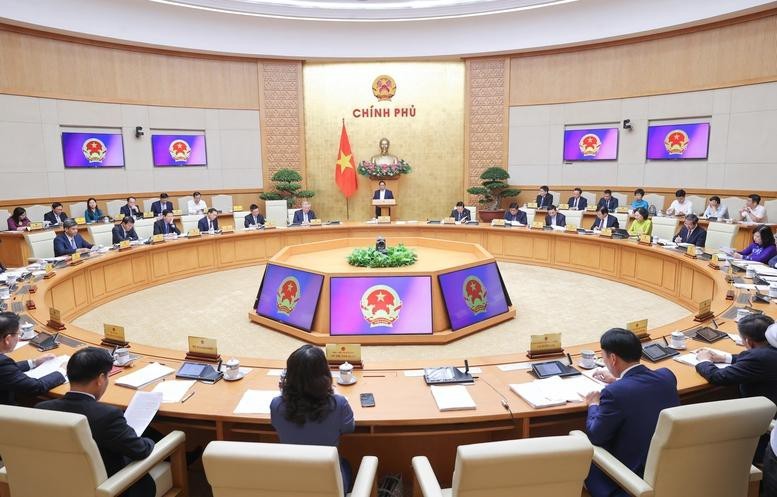 Tại các phiên họp thường kỳ hàng tháng, Chính phủ đã có hàng loạt quyết sách về phát triển kinh tế - xã hội - Ảnh VGP/Nhật Bắc Tại các phiên họp thường kỳ hàng tháng, Chính phủ đã có hàng loạt quyết sách về phát triển kinh tế - xã hội - Ảnh VGP/Nhật Bắc