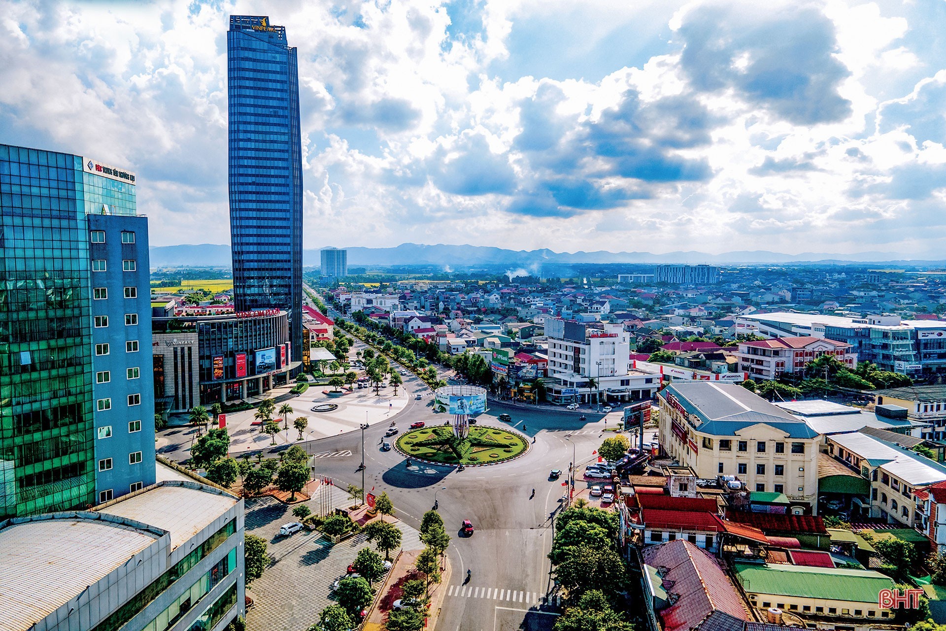 Đại hội đại biểu Đảng bộ tỉnh Hà Tĩnh lần thứ XX nhiệm kỳ 2025-2030 thể hiện khát vọng, ý chí, quyết tâm xây dựng Hà Tĩnh ngày càng giàu đẹp, văn minh, vững bước cùng cả nước bước vào kỷ nguyên mới - kỷ nguyên phát triển, giàu mạnh và thịnh vượng của dân tộc Việt Nam. 130d3131003t7058l6-105d3085243t7644l9-t.jpg