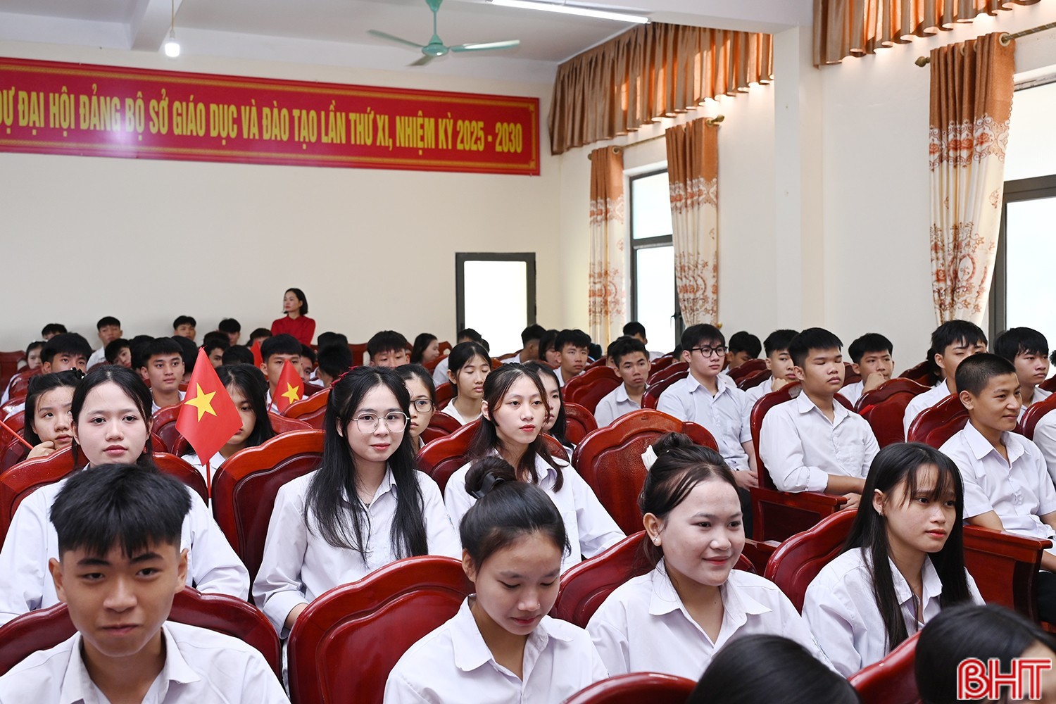 Học sinh Trung tâm Giáo dục thường xuyên tỉnh dự lễ khai giảng trực tuyến. image-9786.jpg